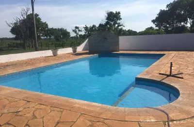 Vende-se sitio 64 hectares localizada próximo a cuiabá