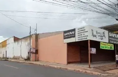 Barracão avenida arquimedes pereira lima moinho próx beira rio material
