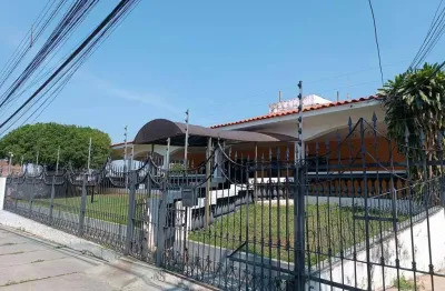 Excelente casa de esquina para uso comercial no bairro consil
