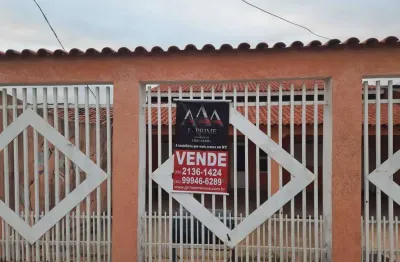 Casa com 3/4 no bairro tijucal próximo a avenida espigão