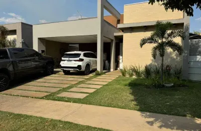 Casa com 3 quartos para alugar no Jardim Imperial, Cuiabá 