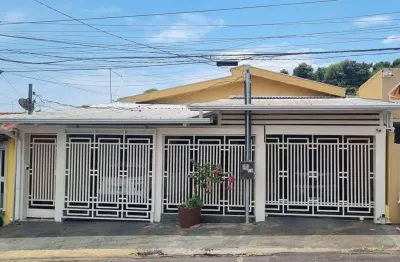 Vendo casa bem localizada - 1600m² 04 quartos - bairro porto