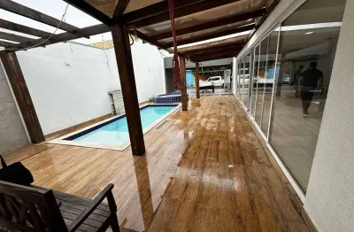 Casa a venda 3 quartos sendo 1 suíte  bairro jardim comodoro
