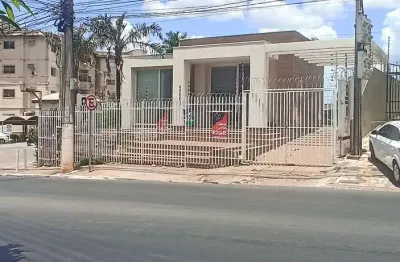 Salão comercial proximo avenida do cpa ao lado do posto bom clima