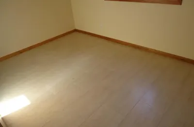 Belo sobrado 03 dormitórios, 02 vagas com habite-se.aceita financiamento bancarioe estuda-se dação.