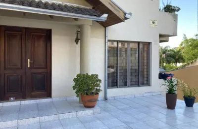 Excelente oportunidade, casa com 360 m2 ao lado do parque tanguá