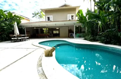 Casa em condomínio com conceito de clube na praia da baleia, em são sebastião.