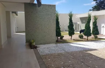 Maravilhosa casa para venda na vila oliveira em mogi, possui quatro suítes com closet e todo o imóvel com o mais fino acabamento, local privilegiado!