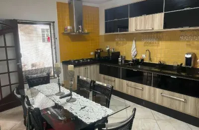 Casa com 3 quartos à venda na Rua Prefeito José de Melo Franco, 447, Jardim Universo, Mogi das Cruzes