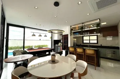 Oportunidade Imperdível: Casa em Condomínio à Venda em Mogi das Cruzes, Bella Città3 Quartos, 3 Suítes, 3 Salas, 5 Banheiros, 4 Vagas de Garagem. Confira!