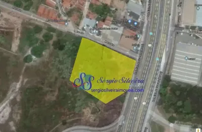 Terreno de esquina em excelente localização com 9.200m².