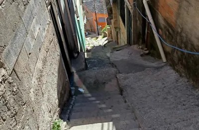 Oportunidade em bh: casa com quintal amplo e árvores frutíferas