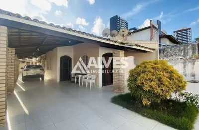 Casa com 4 quartod sendo 2 suítes no bairro santa mônica 1
