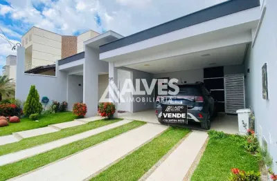 Casa com 3 quartos sendo 1 suíte com closet e área gourmet em condomínio