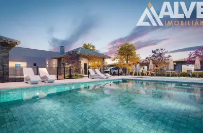 Casa com 2 quartos solta dos 2 lados em condomínio no bairro papagaio