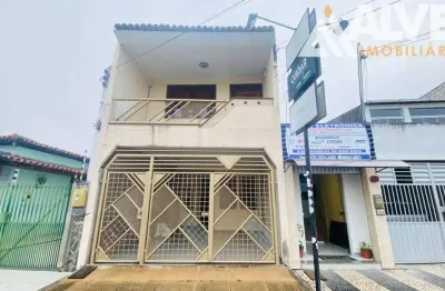 Casa com 3 quartos sendo 1 suíte  na região da av. maria quitéria