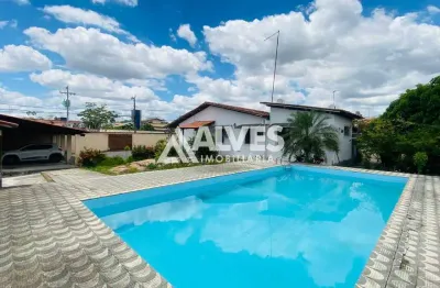 Casa com 1.320 m2 de área são 4 qurtos sendo 2 suítes piscina  área gourmet