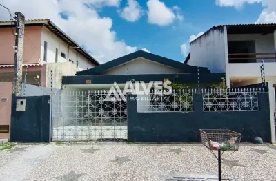 Casa com 3 quartos sendo 2 suítes no bairro capuchinhos