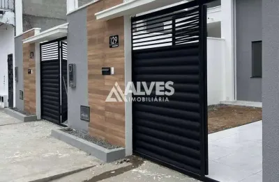 Casa com 2 quartos sendo 1 suíte  e area gourmet no bairro parque ipe