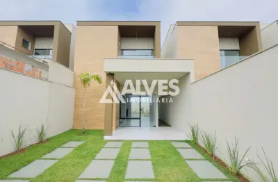 Casa com 3 quartos sendo 2 suites piscina e área gourmet completa