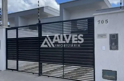 Casa com 3 quartos sendo 2 suítes pronta para morar no bairro sim