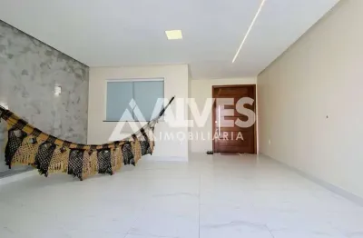 Casa com 2 quartos sendo 1 suíte com moveis planejados e energia solar