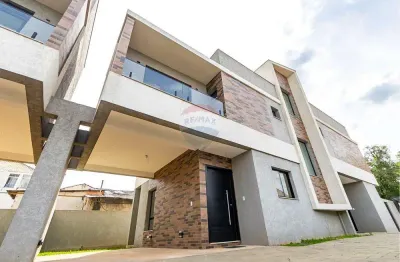 Sobrado  Triplex condomínio fechado  3 quartos Boqueirão  129,88m²