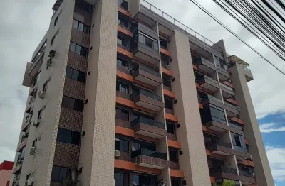 Belo apto em mangabeiras, com três quartos sendo 01 suíte e 02 vagas cobertas.
