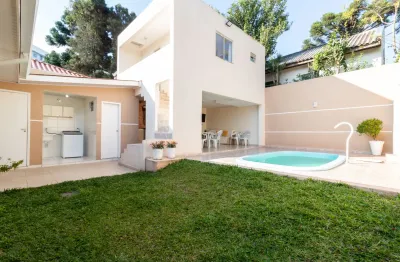 Casa térrea com 3 quartos,2 suítes, piscina,3 vagas no capão raso