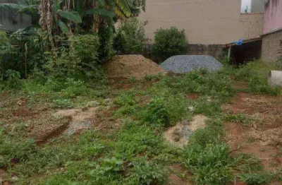 Terreno à venda na Avenida Doutor Lisboa, Jardim Jatobá, Pouso Alegre