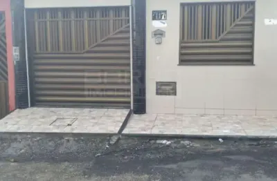Casa à venda no novo paraíso 2/4 e uma vaga de garagem
