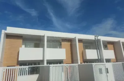 Casa duplex à venda no Residencial Villagio Espaço Tropical 01