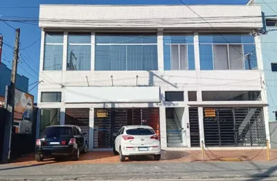 Salão comercial com 160 m2 para locação no vianelo em jundiaí sp: 1 sala ampla , copa/cozinha e 2 banheiros.