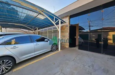 Casa comercial em excelente localização no bairro jd. américa, 2 quadras da av. presidente vargas com 227m² de área útil,