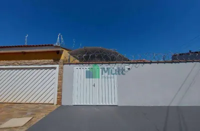 Casa térrea a em ótima localização no bairro manoel penna com terreno de 205m² e 131,60m² de área privativa.