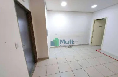 Sala comercial no centro empresarial jd. botânico com 48m² de área útil.