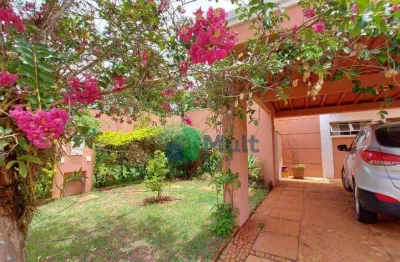 Linda casa em condomínio fechado com 137m² de área útil e com terreno com 418m².