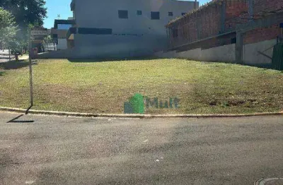 Terreno em condomínio de alto padrão com 521,30m² de área total, terreno de ilha.