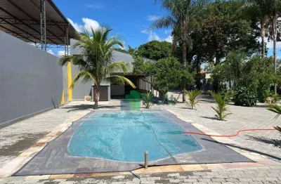 Casa/ área de lazer, 2milm² de terreno e 500m² de área construída.