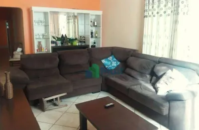 Casa térrea em excelente localização no bairro vila tibério, terreno de 282,10m² e 248,m² de área construída.