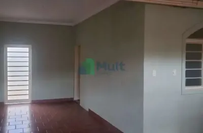 Casa Térrea localizada no Bairro Ipiranga com terreno de 215,36m² e 176,25m² de área construída. - CA1716