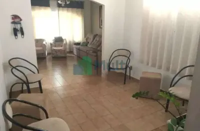 Casa Térrea em ótima localização no Bairro Jardim Castelo Branco com 200 m² de área total e 158,12 m² de área construída. - CA1771