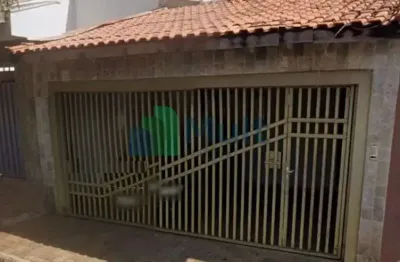 Casa térrea  localizada no  Bairro Jardim Paulistano com terreno de 144m² e 112,81m² de área construída. - CA1772