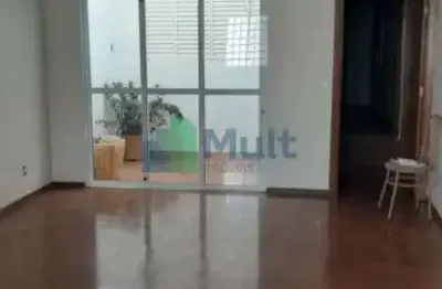 - Casa térrea no bairro Alto da Boa Vista, com 261m² de área construída - CA1783