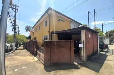 Sobrado Esquina Comercial e Residencial 138 metros 03 quartos 02 vgs Único