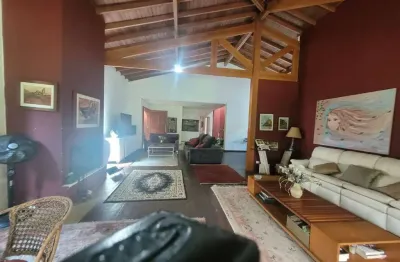 Casa de Alto Padrão no Brooklin 980 metros 4 quartos sendo 3 suítes 4 vgs