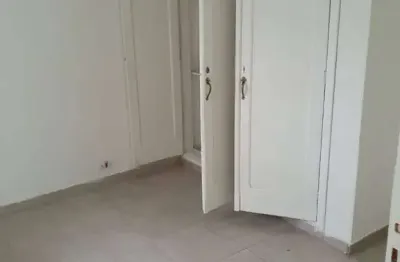 Casinha de Vila Moema 01 quarto sala cozinha banheiro 01 vaga 2.000,00