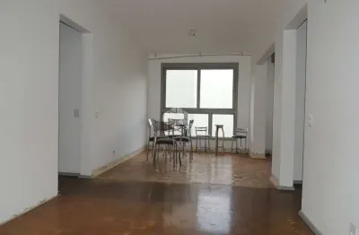 Amplo apartamento de 114,96 m² com excelente iluminação, ventilação cruzada e vista definida - oportunidade ideal para house flipping.