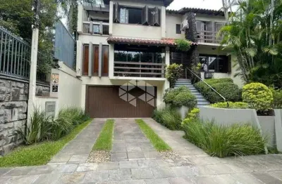 Casa sobrado | 4 dorm (3 suítes) | 4 vagas | três figueiras