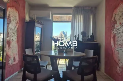 Cobertura duplex única, onde cada janela é um cartão postal do rio!